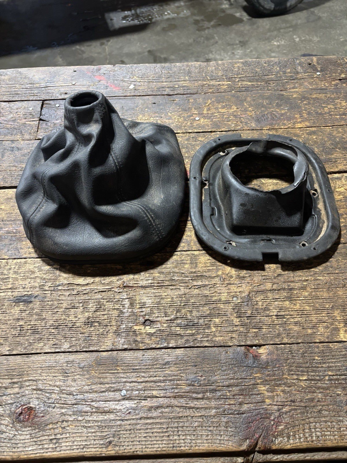 1994-1997 DODGE RAM 2500 3500 CUMMINS 2WD MANUAL TRANSMISSION SHIFTER BOOT SET