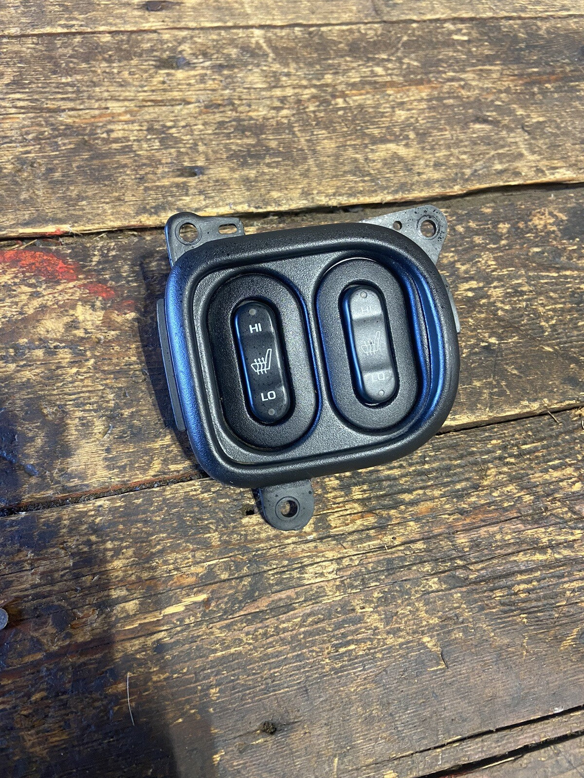 1998 - 2002 DODGE RAM 2500 3500 2ND GEN LARAMIE HEATED SEAT SWITCHES 39754D