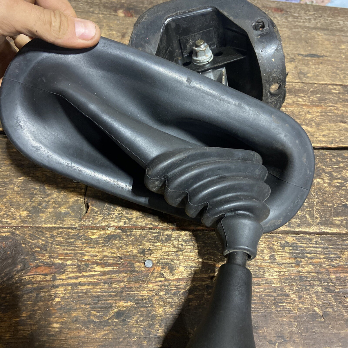 1998 - 2002 DODGE RAM 2500 3500 CUMMINS 4X4 SHIFTER  ASSEMBLY LIGHT GREY COVER