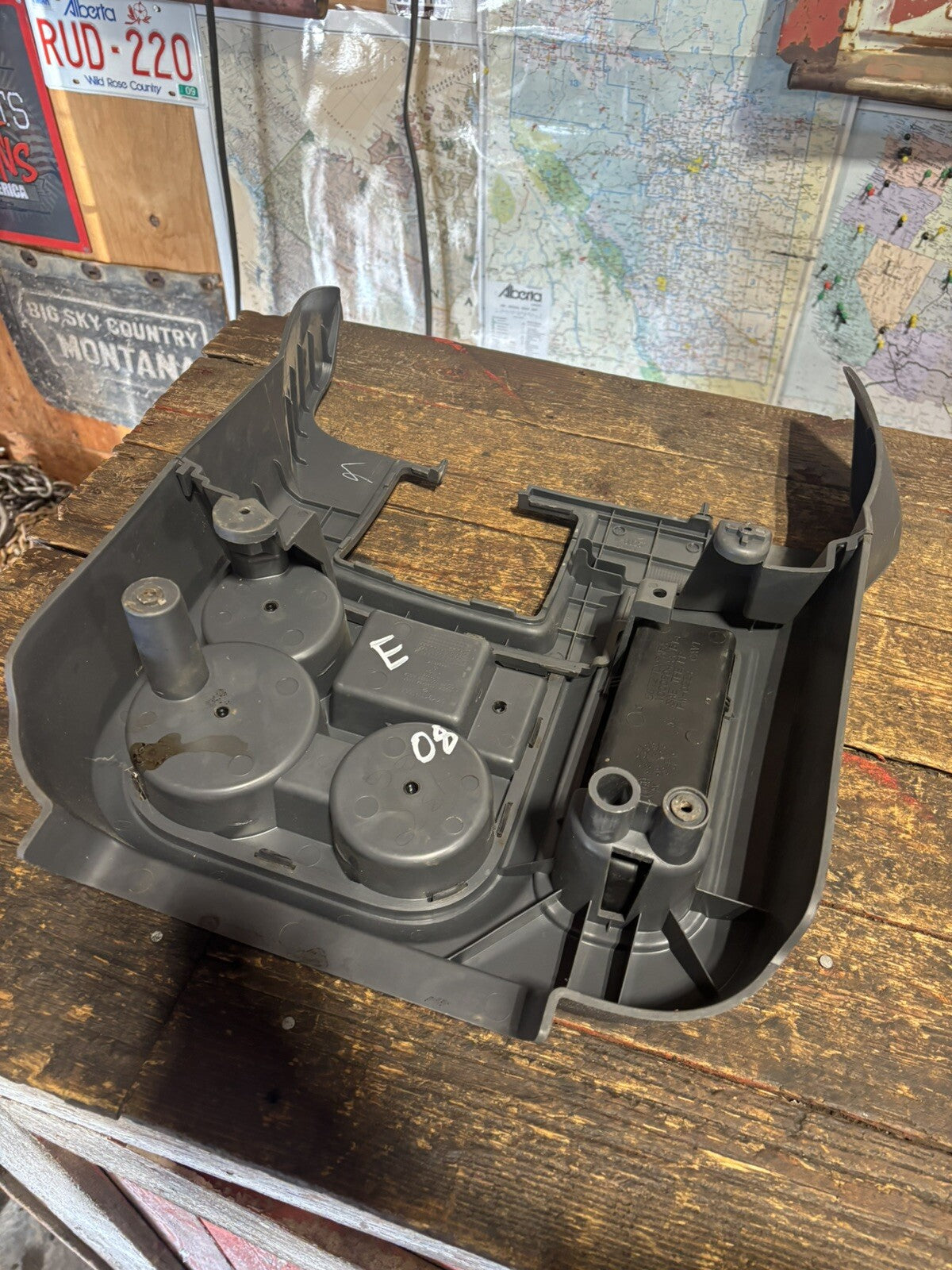 NICE 2006 - 2009 DODGE RAM MANUAL TRANSMISSION SHIFTER SURROUND CONSOLE