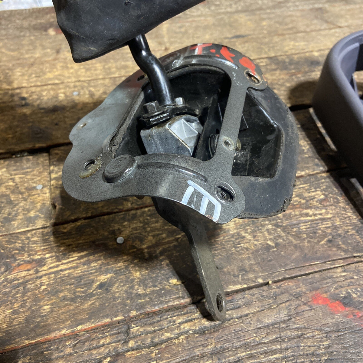 1998 - 2002 DODGE RAM 2500 3500 CUMMINS 4X4 SHIFTER  ASSEMBLY LIGHT GREY COVER