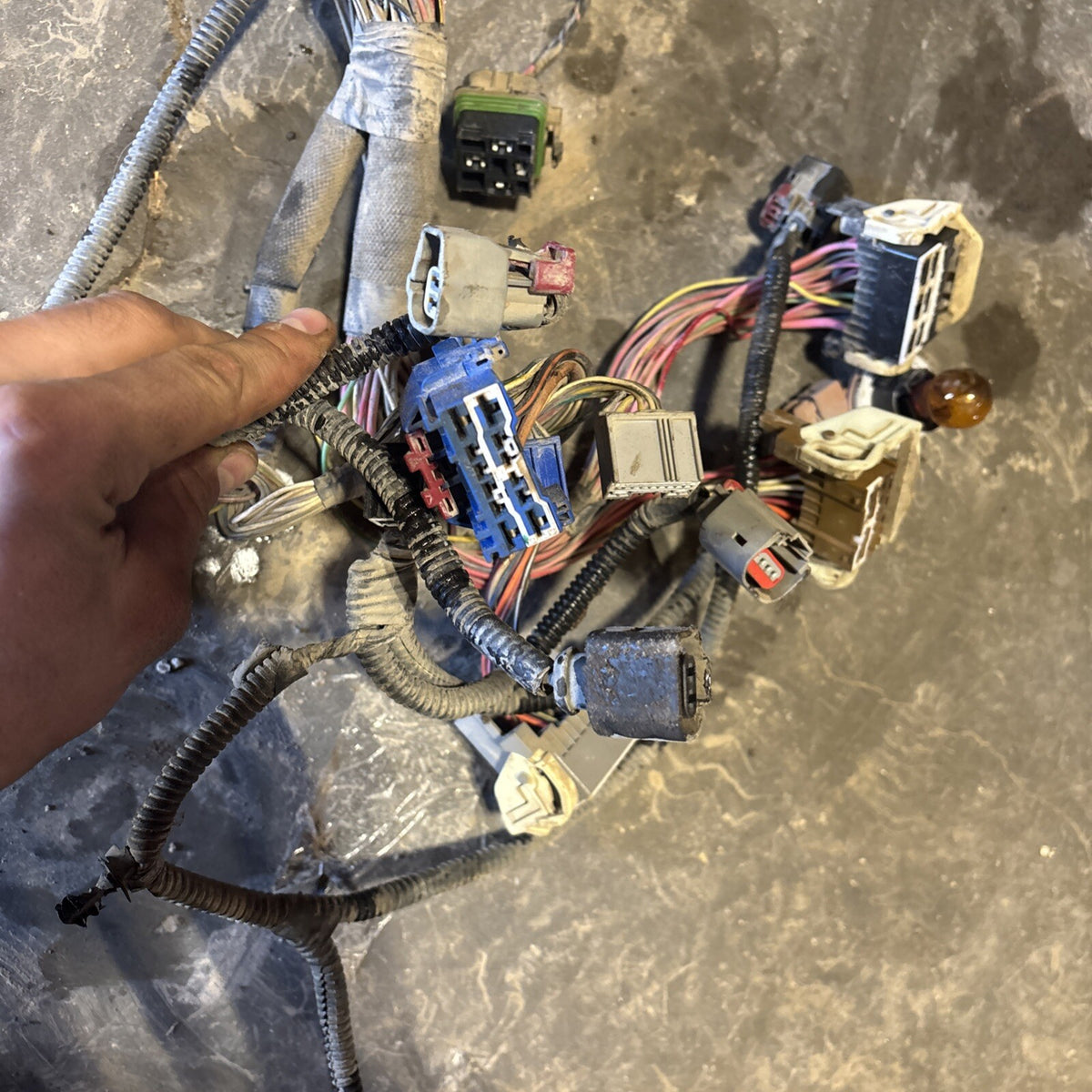 2008 DODGE RAM 2500 3500 6.7L CUMMINS 6spd G56 ENGINE BAY HARNESS 68035301ac