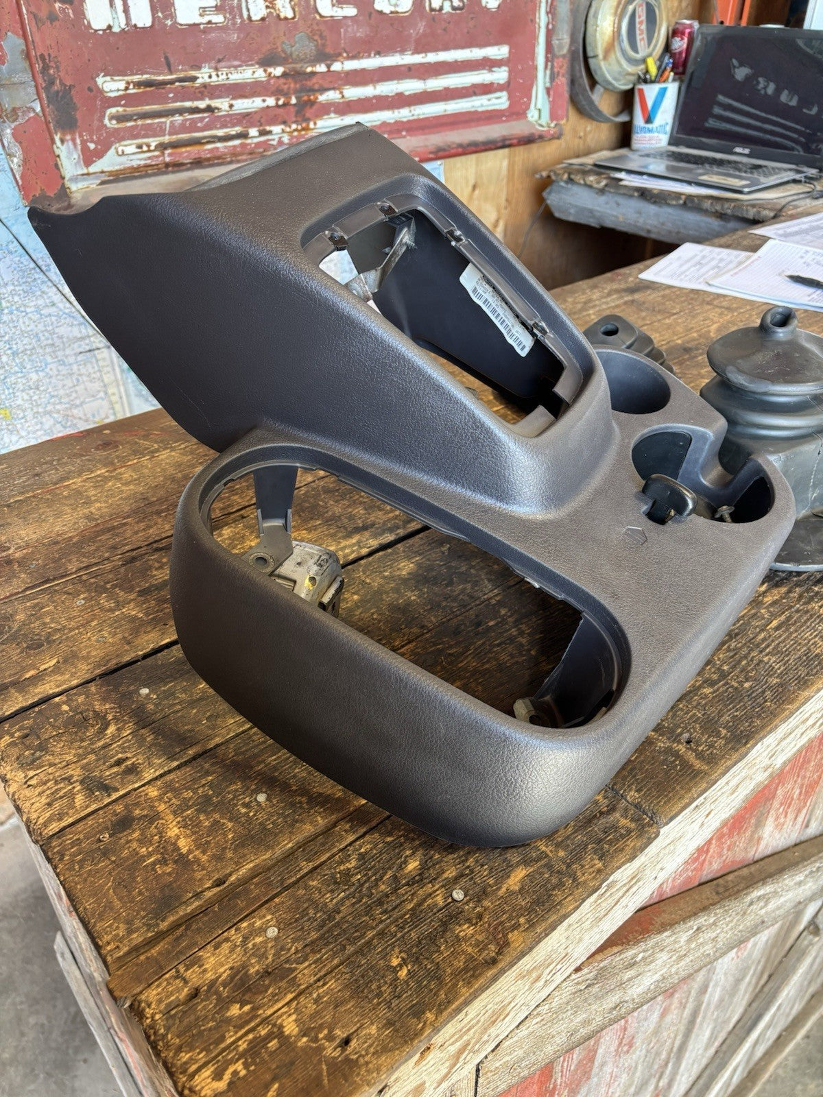 1998-2002 DODGE RAM 2500 3500 SHIFTER SURROUND CONSOLE CUPHOLDER BOOTS DARK GREY