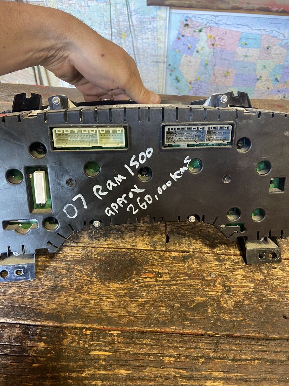 2007 DODGE RAM 1500 2500 GAS AUTOMATIC INSTRUMENT GAUGE CLUSTER 05172048AF