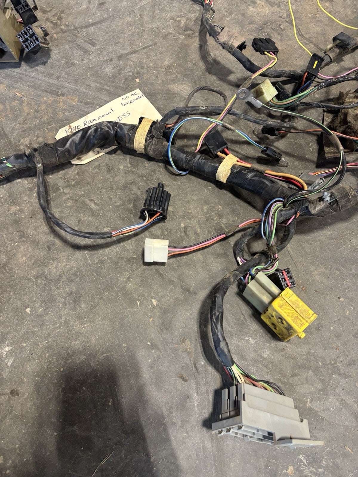 1990 DODGE RAM TRUCK GAS DASH WIRING HARNESS NO AC BASE MODEL 56004531
