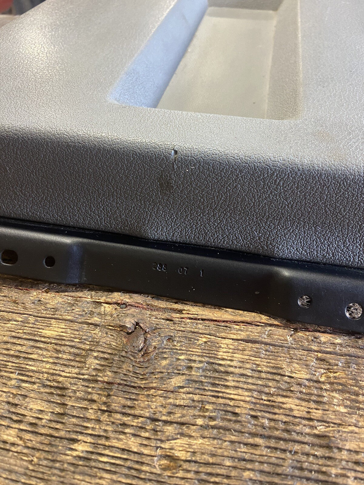 2006 2007 2008 2009 DODGE RAM CENTER CENTRE BUSINESS CONSOLE LID TOP