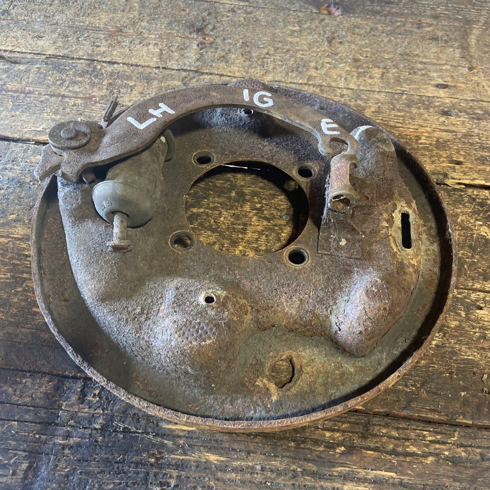 1989 -1993 DODGE RAM 250 SINGLEWHEEL DRIVER SIDE BRAKE BACKING PLATE 324912 L