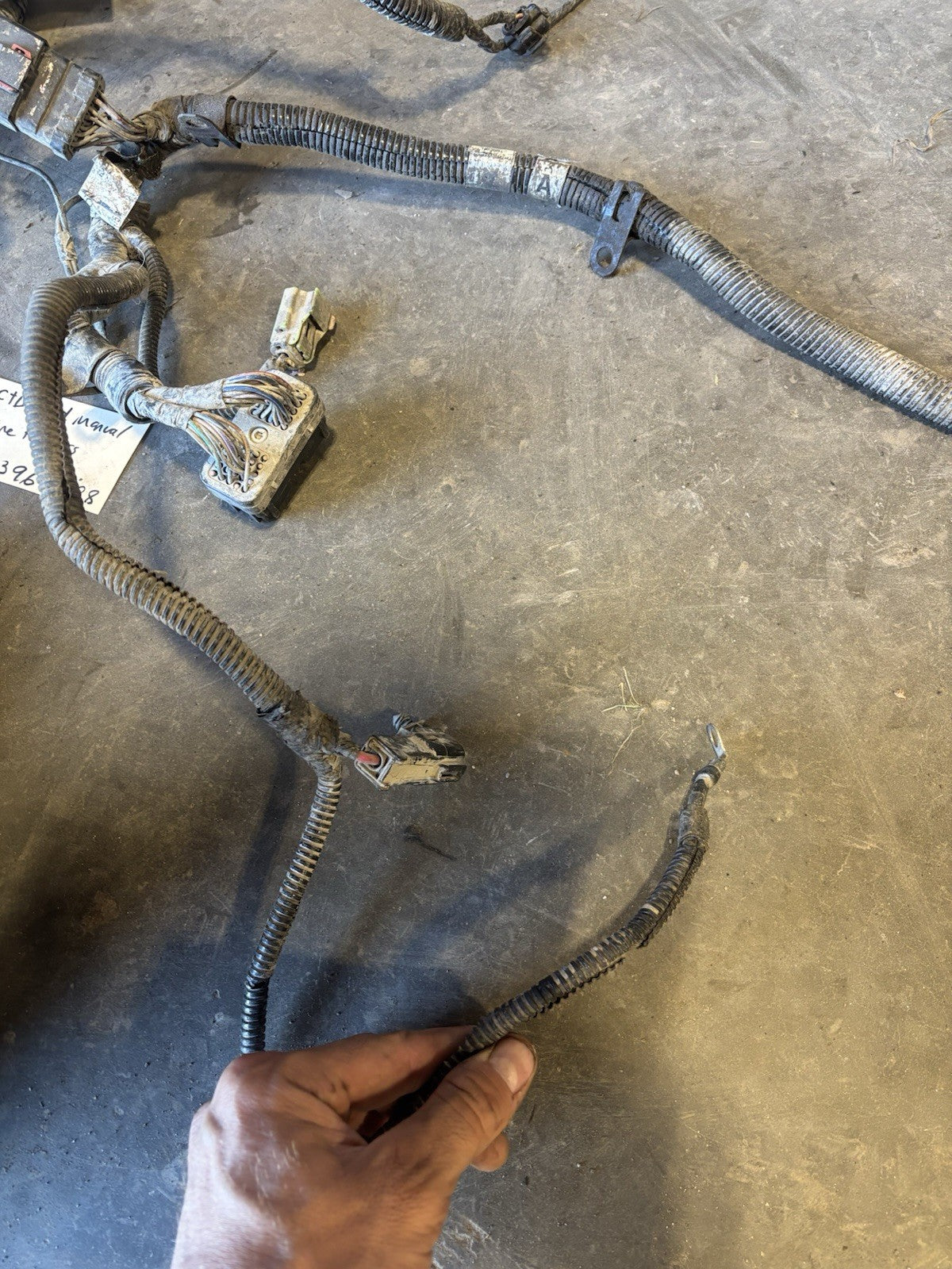 2004 .5 2005 DODGE RAM CUMMINS 6SPD MANUAL FULL ENGINE HARNESS 3969689 3969688