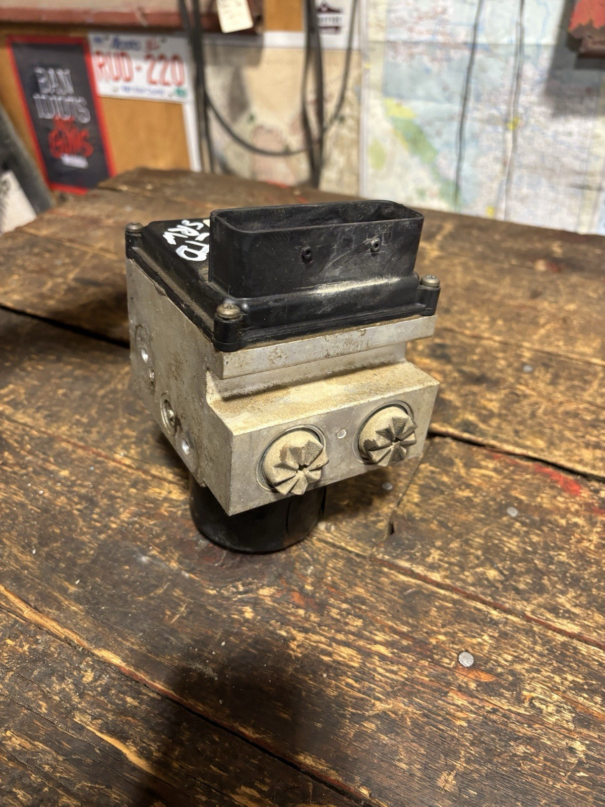 2012 DODGE RAM 2500 3500 6.7l CUMMINS ABS MODULE & PUMP