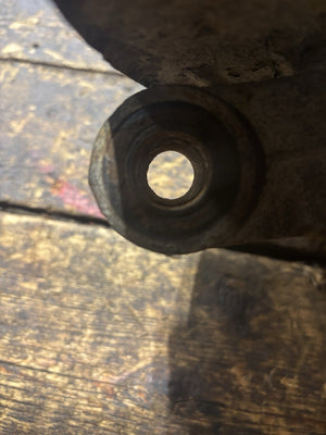 2010 -2012 DODGE RAM 2500 3500 CUMMINS / HEMI DRIVER STEERING KNUCKLE SPINDLE