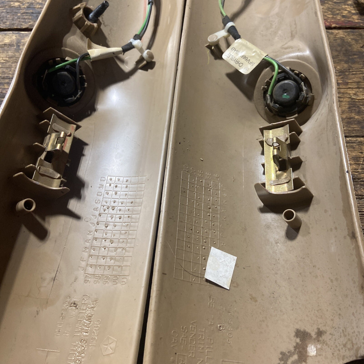 1998 - 2002 DODGE RAM 2500 3500 TAN BROWN OEM A PILLAR SET WITH TWEETER SPEAKERS