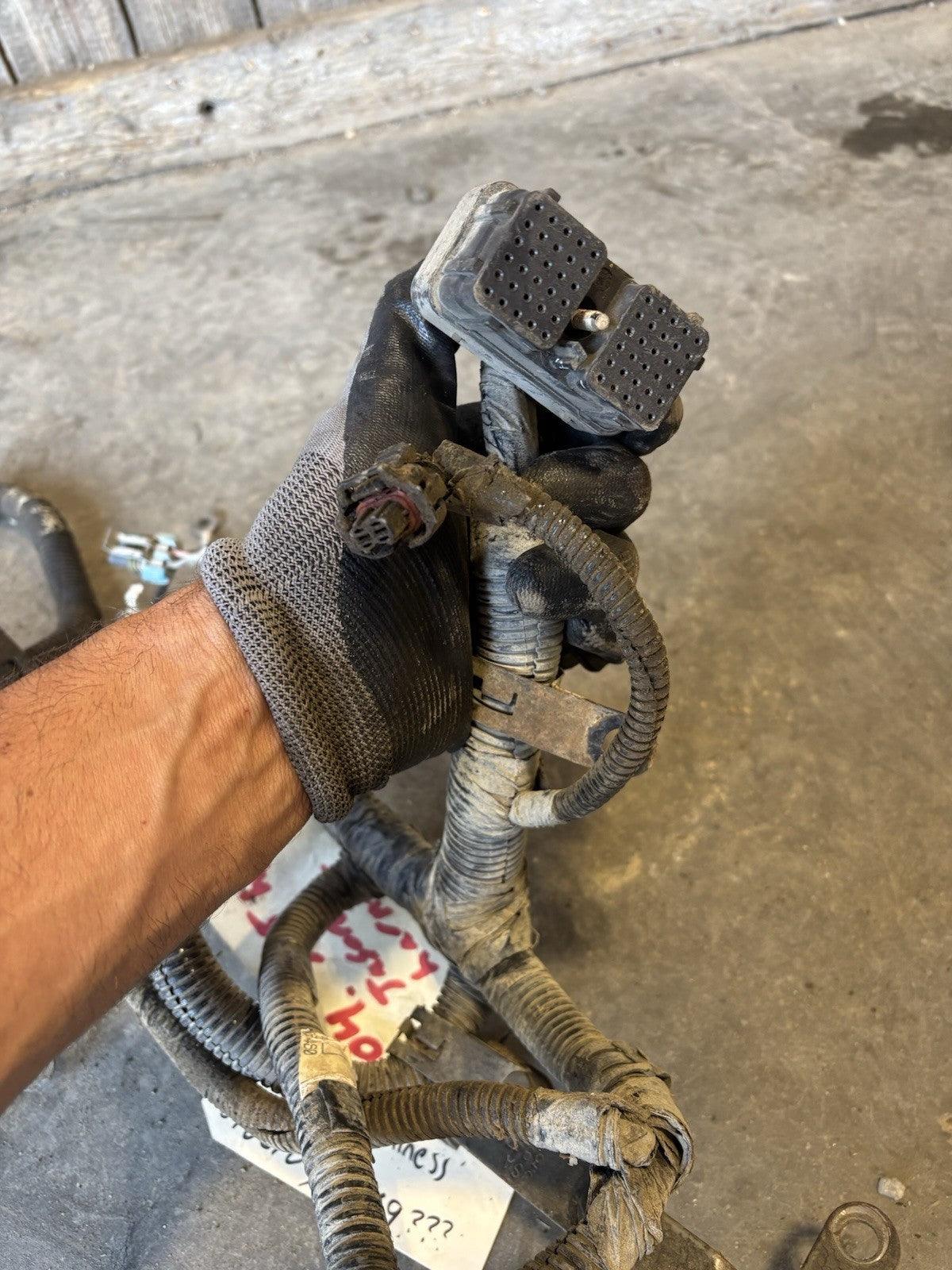 Early 2004 DODGE RAM CUMMINS ENGINE WIRING HARNESS PN 3965109