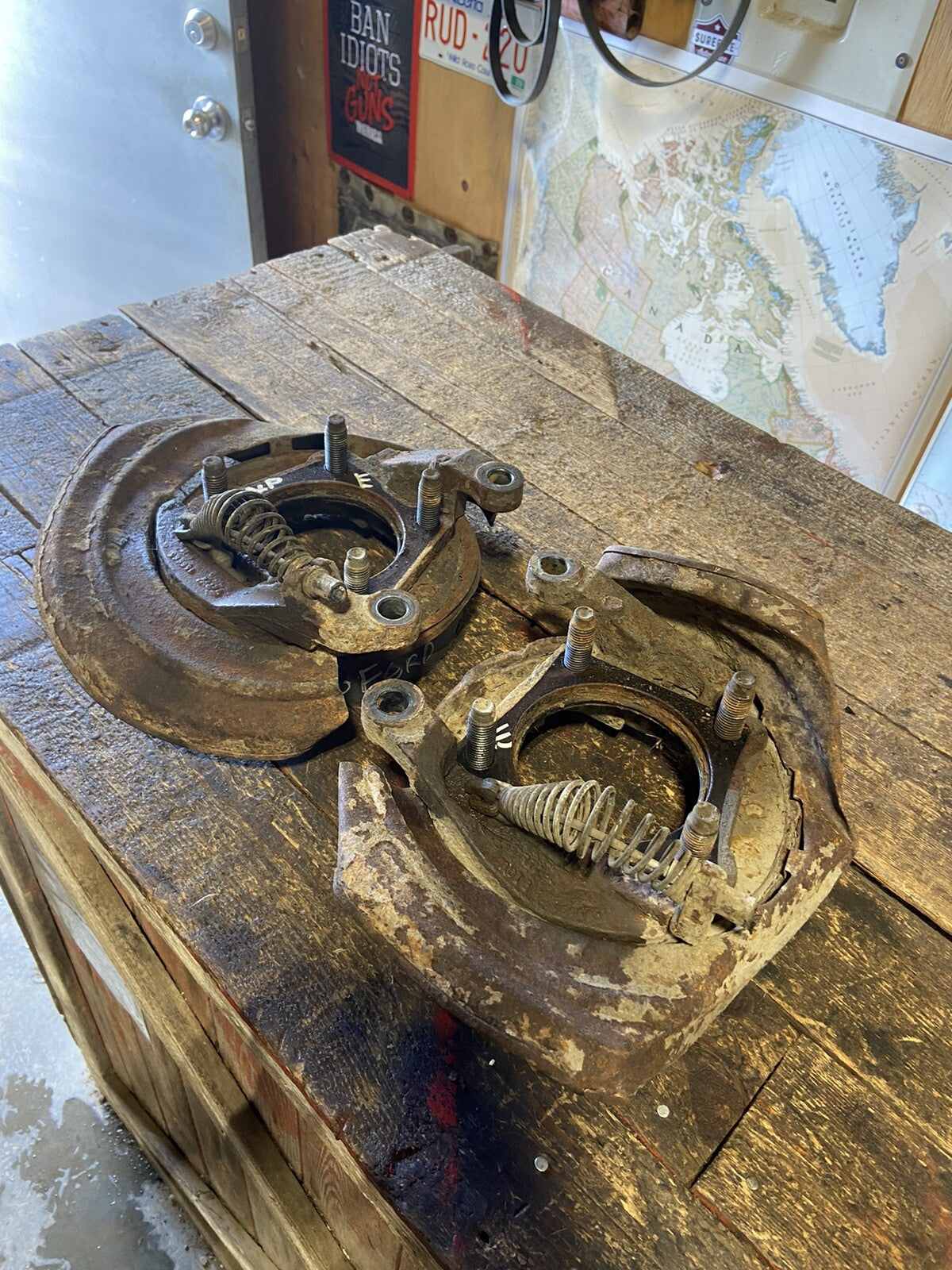 FORD DANA 80 SET OF REAR CALIPER BRACKETS EBRAKE CABLE HOLDER