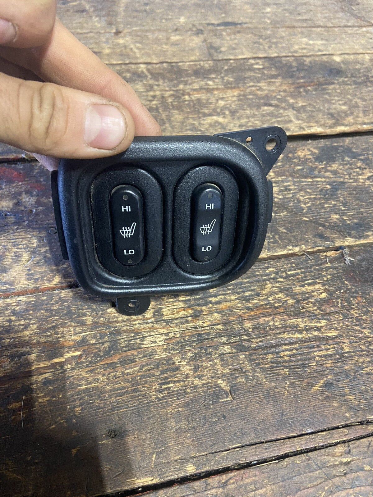 1998 - 2002 DODGE RAM 2500 3500 2ND GEN LARAMIE HEATED SEAT SWITCHES 39754D