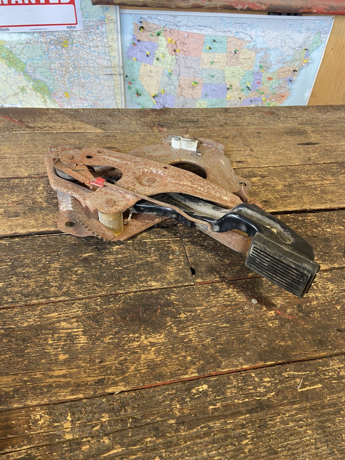 2003 - 2009 DODGE RAM 2500 3500 EMERGENCY EBRAKE BRAKE PEDAL ASSEMBLY 52010176AB