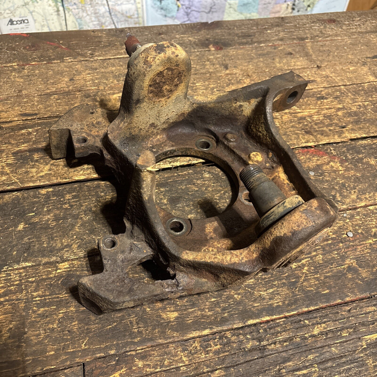 1994-1998 DODGE RAM 2500 3500 DANA 60 DRIVER SIDE STEERING KNUCKLE