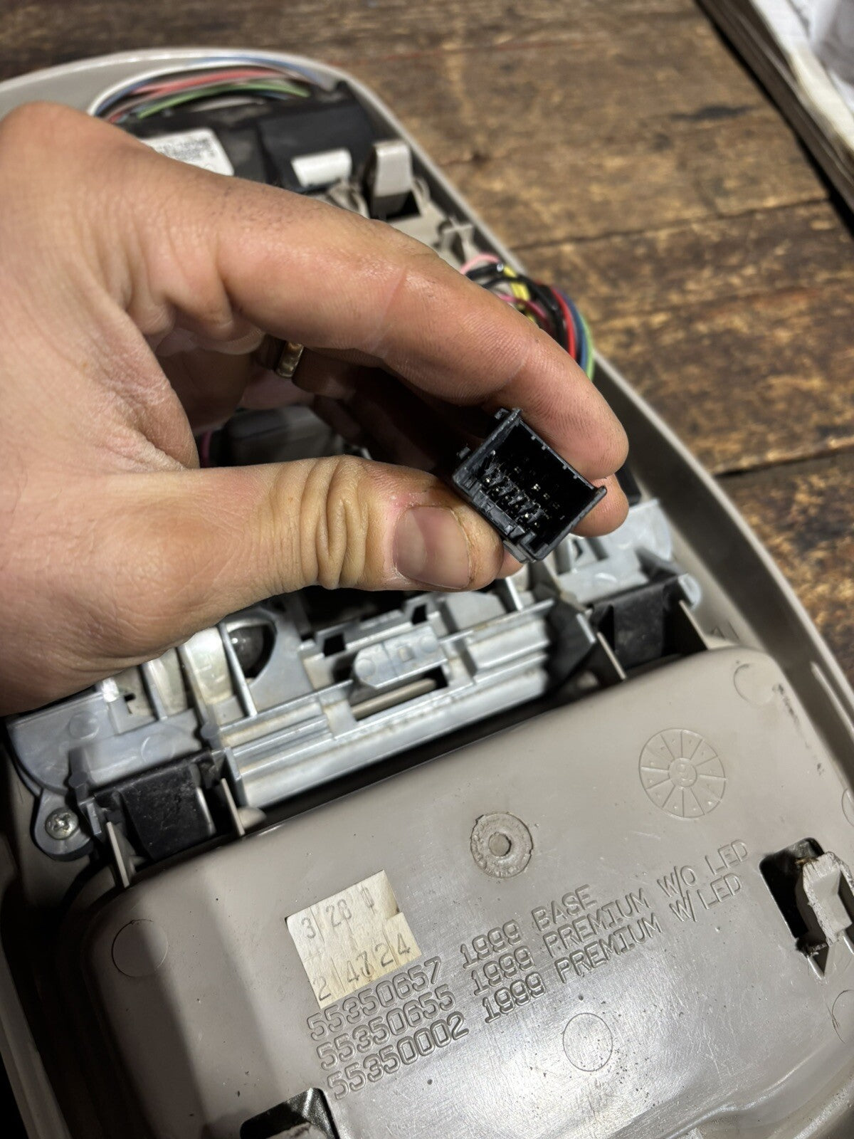 1999 2000 2001 2002 DODGE RAM OVERHEAD CONSOLE TEMP DISPLAY SUNGLASS HOLDER 