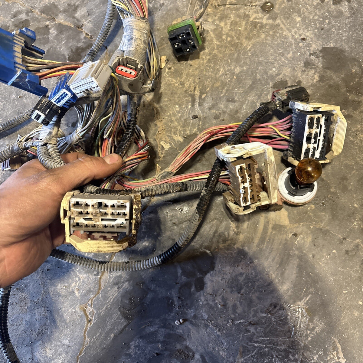 2008 DODGE RAM 2500 3500 6.7L CUMMINS 6spd G56 ENGINE BAY HARNESS 68035301ac