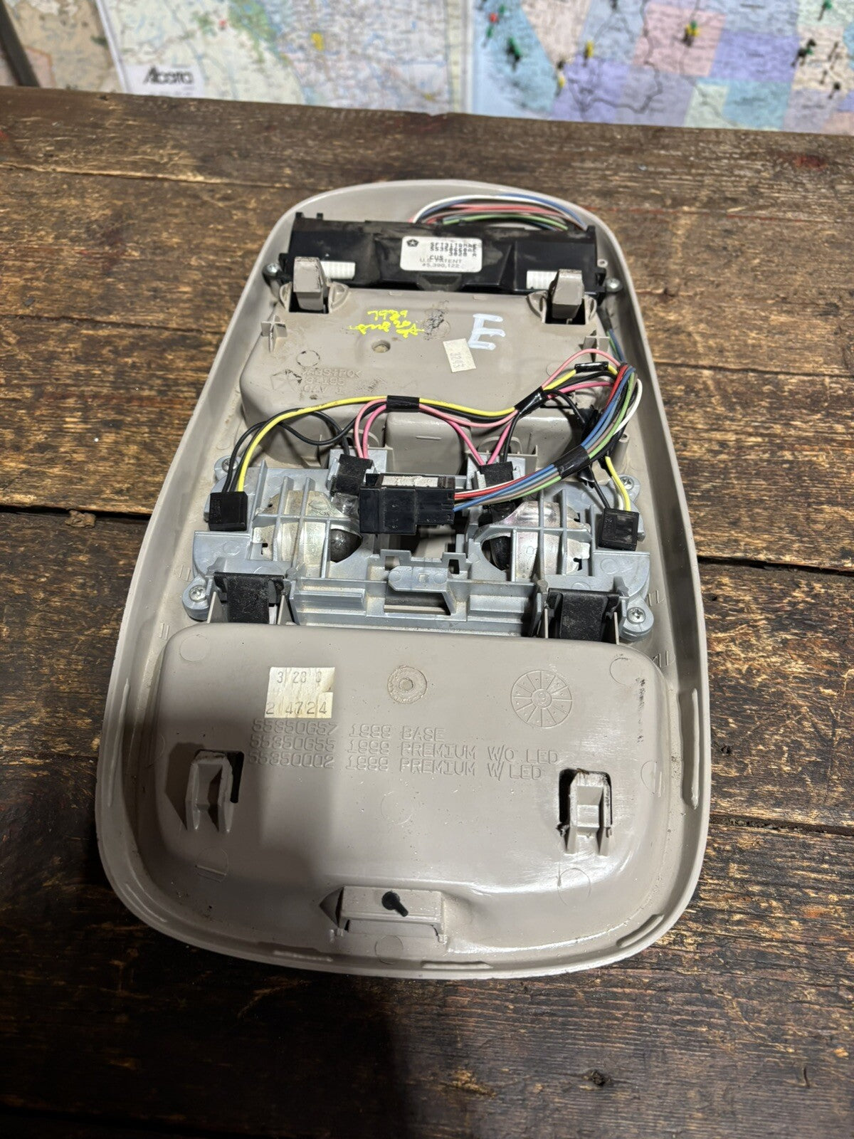 1999 2000 2001 2002 DODGE RAM OVERHEAD CONSOLE TEMP DISPLAY SUNGLASS HOLDER 