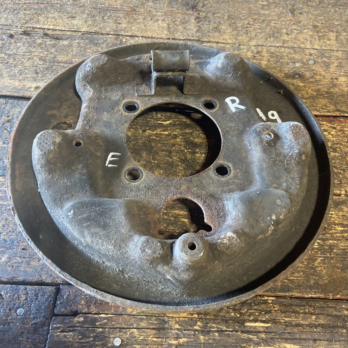 1989 -1993 DODGE RAM 250 SINGLEWHEEL PASSENGER SIDE BRAKE BACKING PLATE 324913-R