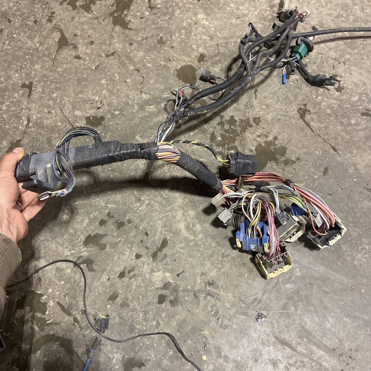 2006 DODGE RAM 2500 3500 CUMMINS ENGINE BAY WIRING HARNESS 56051330AD