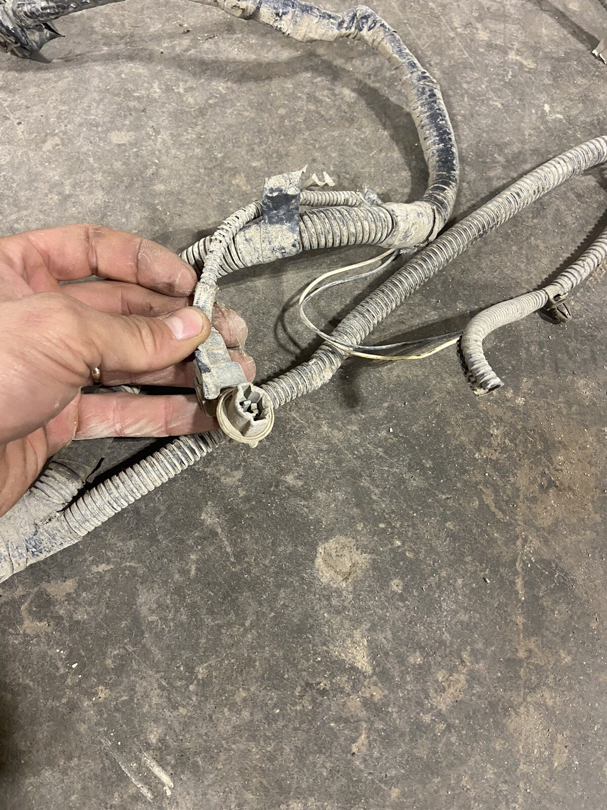 2005 DODGE RAM 3500 4DOOR LONGBOX CUMMINS FRAME CHASSIS WIRING HARNESS 56051414