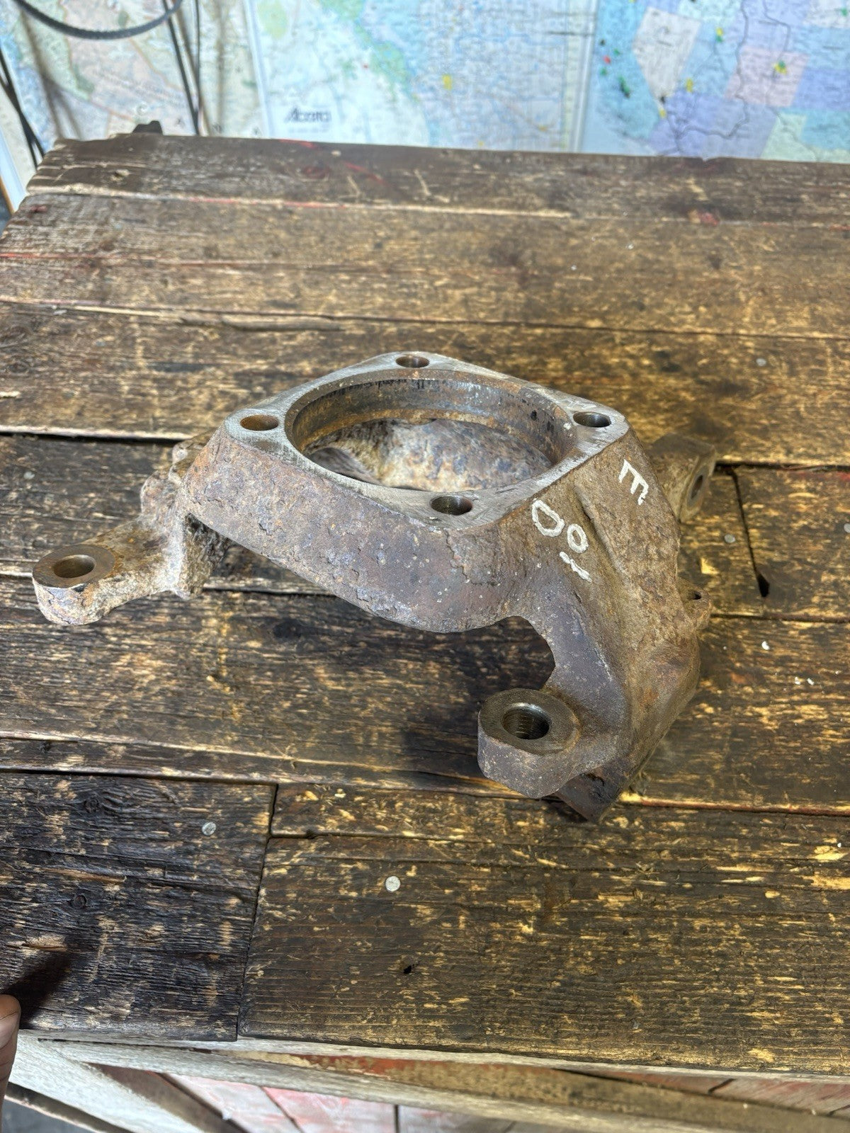 DRIVER SIDE STEERING KNUCKLE 99-02 DANA 60 DODGE RAM 2500/3500 CUMMINS OR GAS