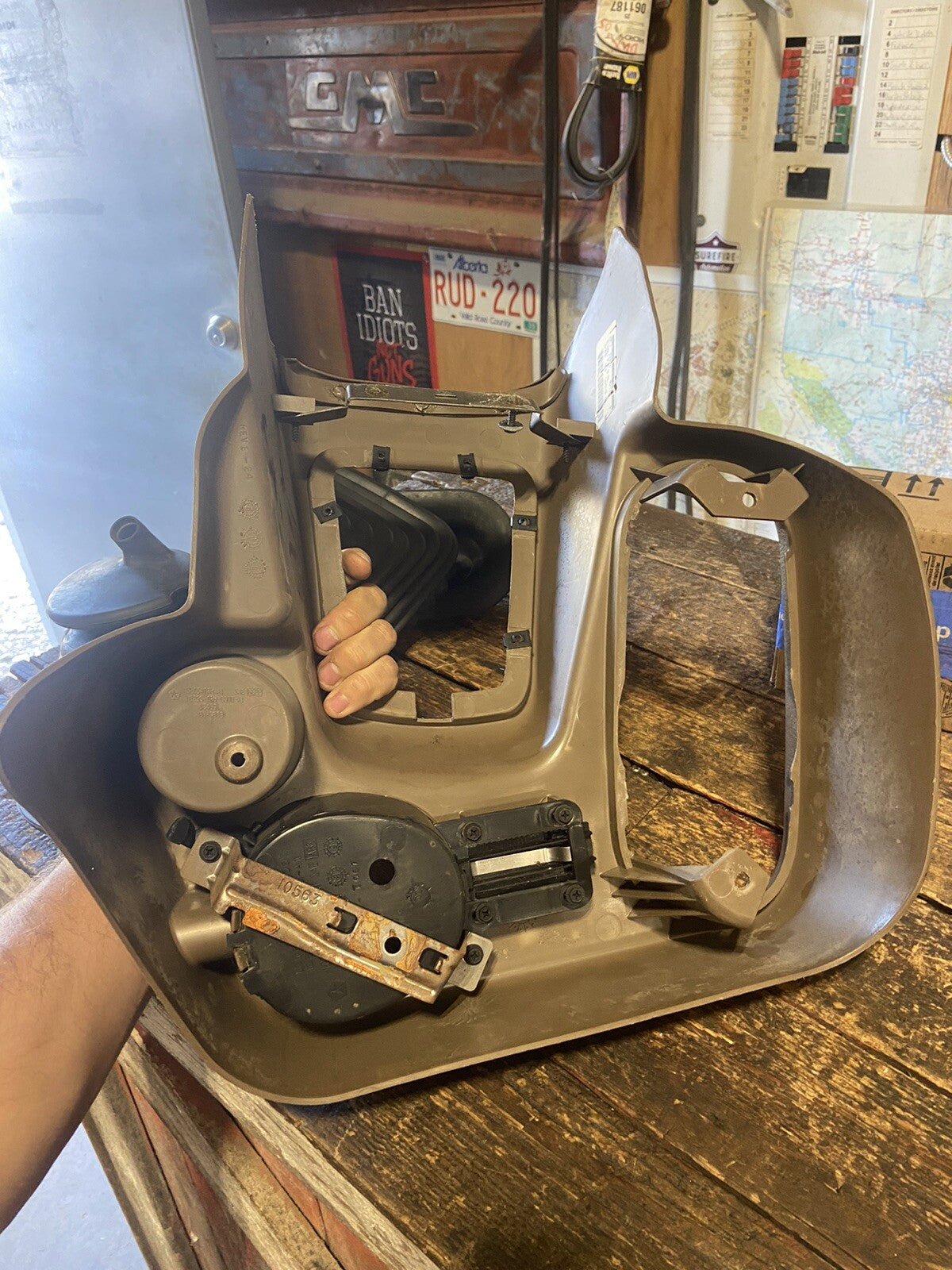 1998-2002 DODGE RAM 2500 3500 SHIFTER SURROUND CONSOLE CUPHOLDER BOOTS TAN