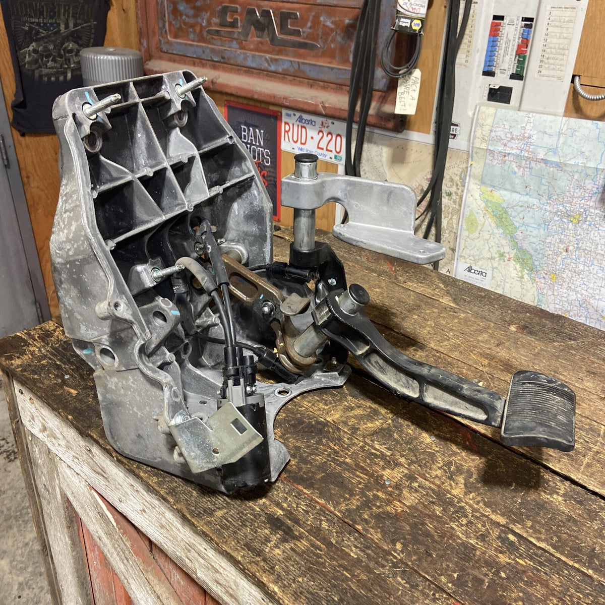 2004 - 2009 DODGE RAM 2500 3500 AUTO BRAKE / THROTTLE PEDALS SET POWER ADJUST