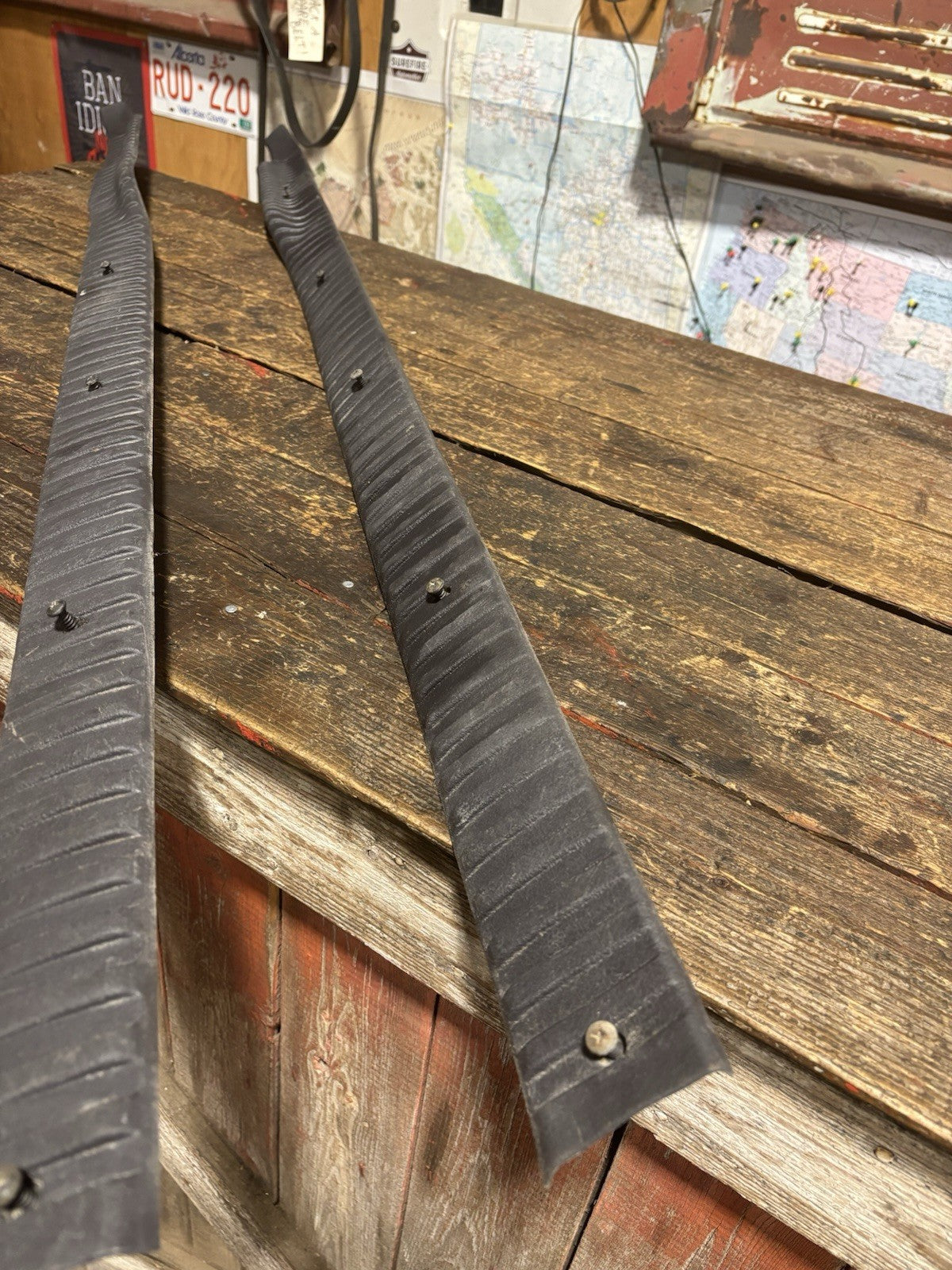 NICE 1998-2002 DODGE RAM 2500 3500 SET OF DARK GREY FLOOR TRIM FOR EXTENDED CAB