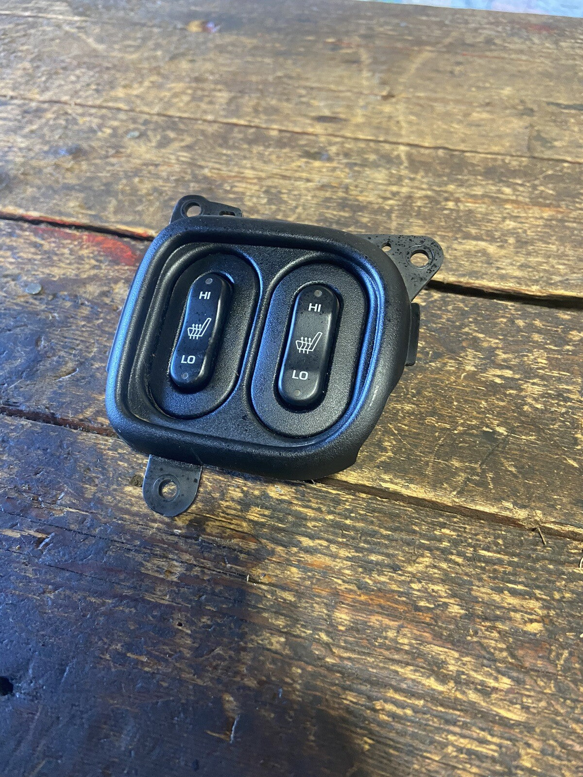 1998 - 2002 DODGE RAM 2500 3500 2ND GEN LARAMIE HEATED SEAT SWITCHES 39754D