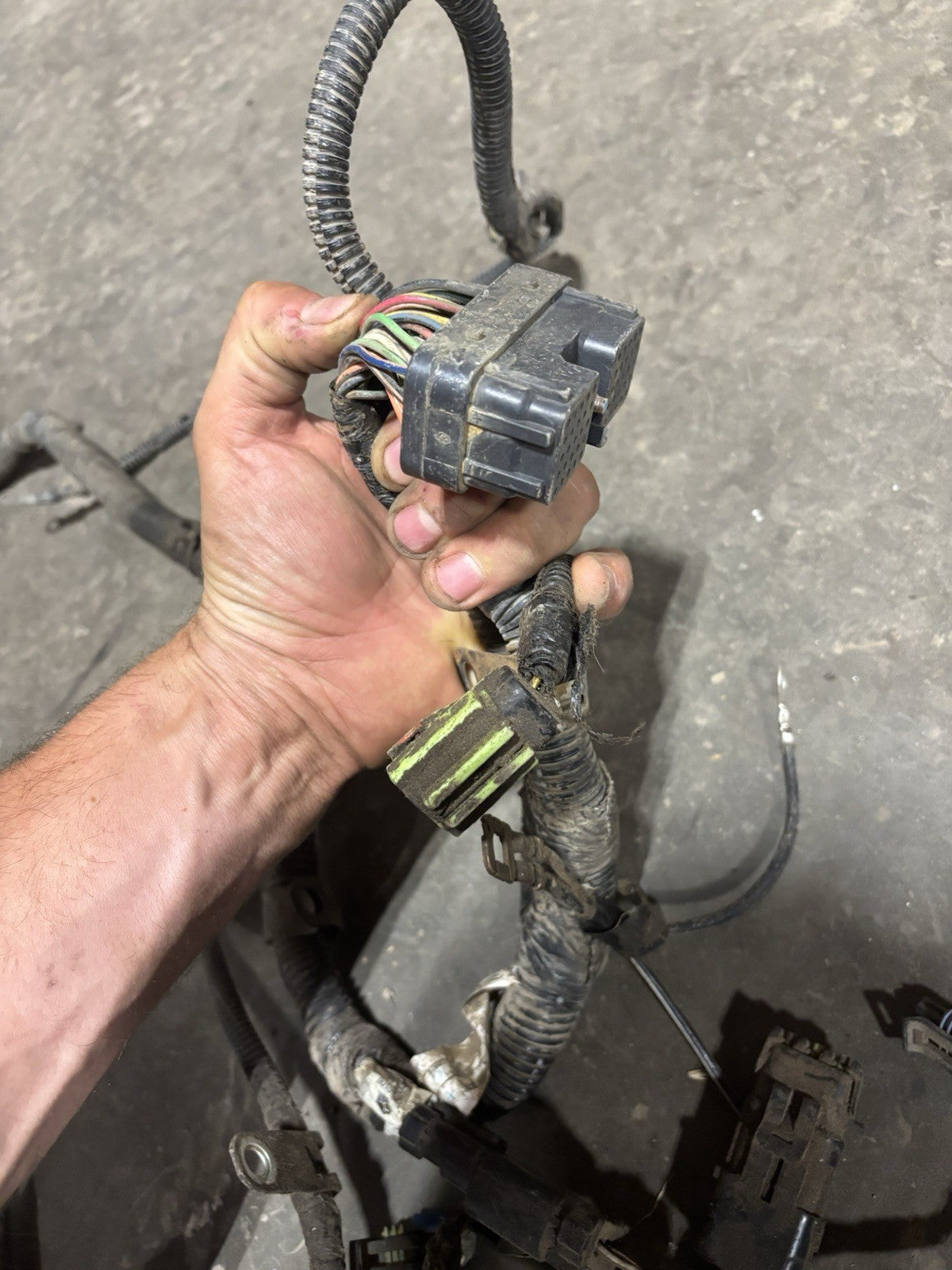 2003 DODGE RAM 2500 3500 5.9L CUMMINS AUTOMATIC ENGINE HARNESS 3965224 3965108