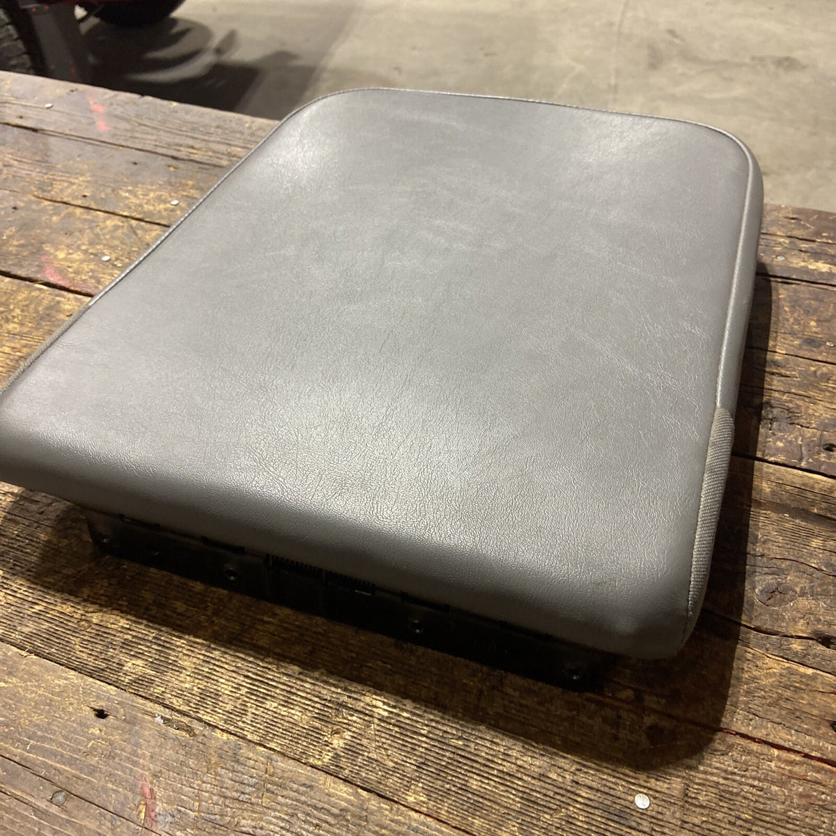 2006 - 2009 DODGE RAM 1500 2500 3500 CUMMINS CENTER CONSOLE LID GREY