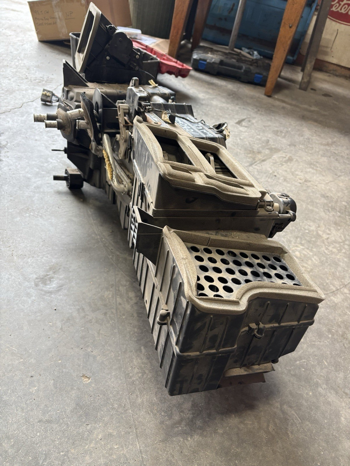 2006 2007 2008 2009 DODGE RAM LARAMIE DUAL CLIMATE HEATER HVAC BOX 55056739AE