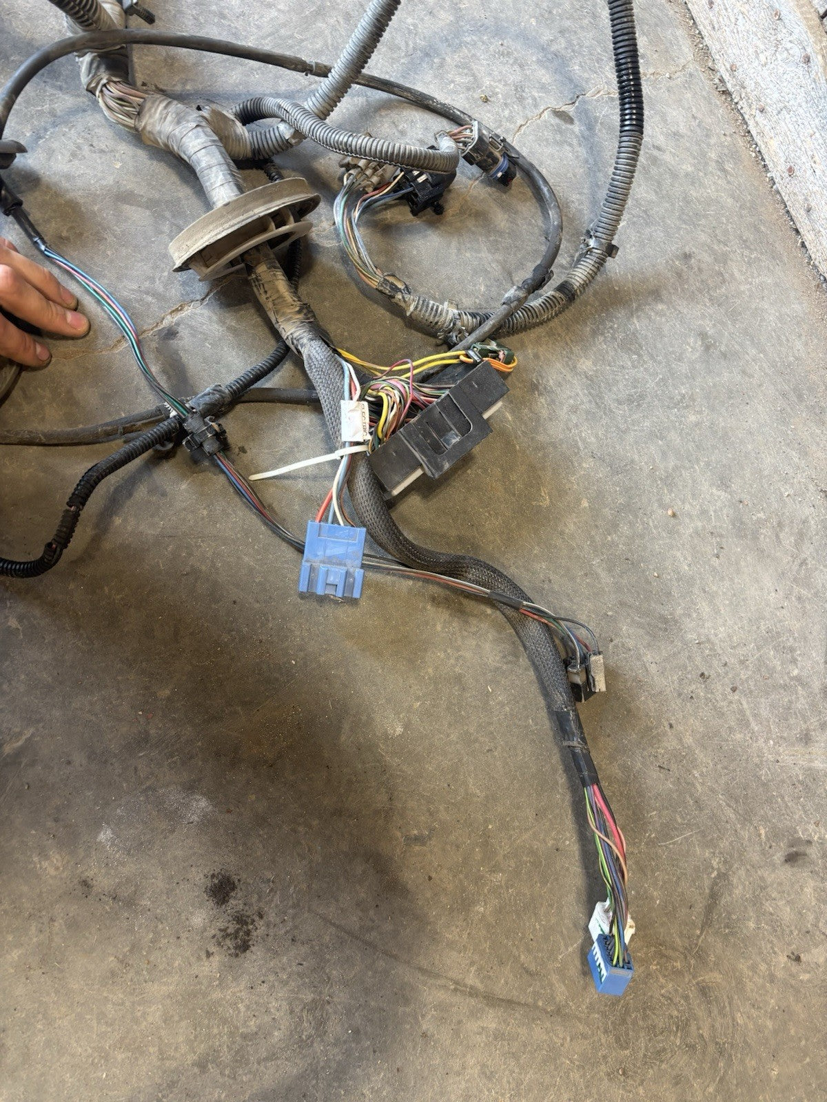 1998 DODGE RAM 2500 3500 12V 5.9L CUMMINS ENGINE BAY HARNESS 56045101AE