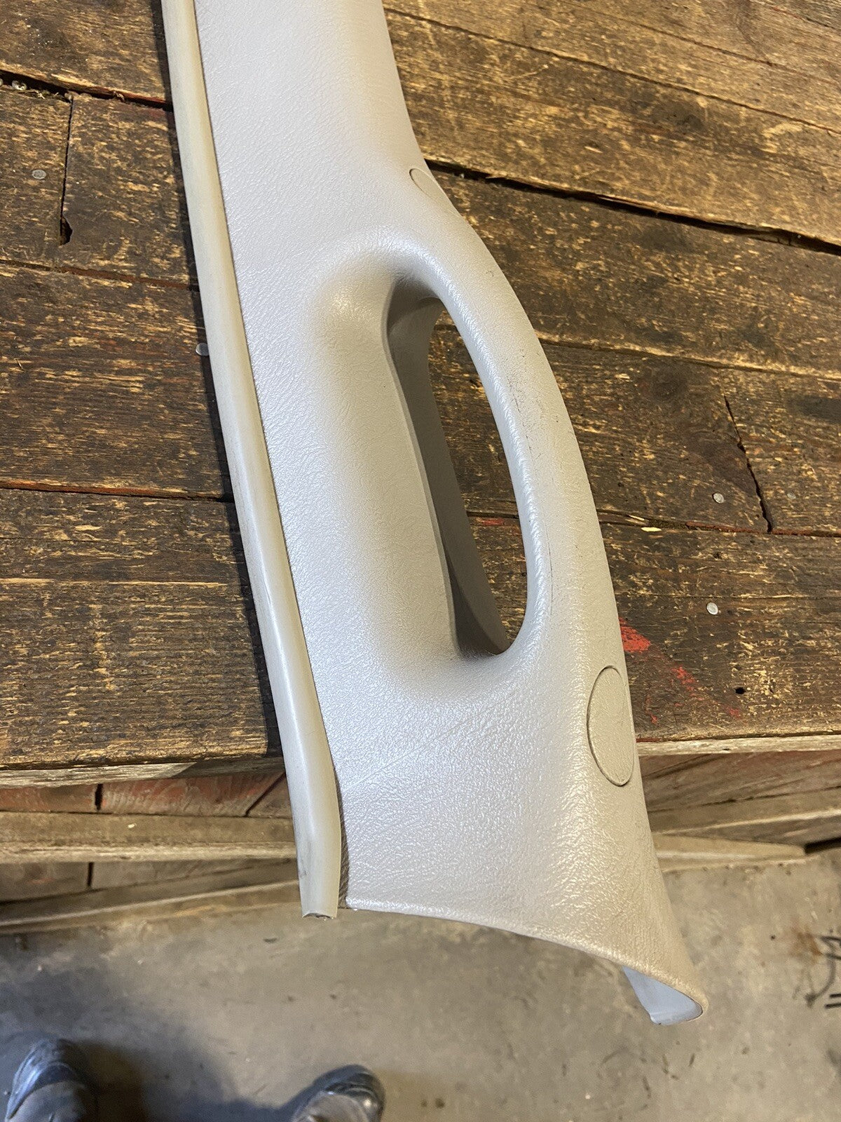 2003 - 2009 DODGE RAM 1500 2500 3500 DRIVER LH SIDE A PILLAR HANDLE TRIM 824726