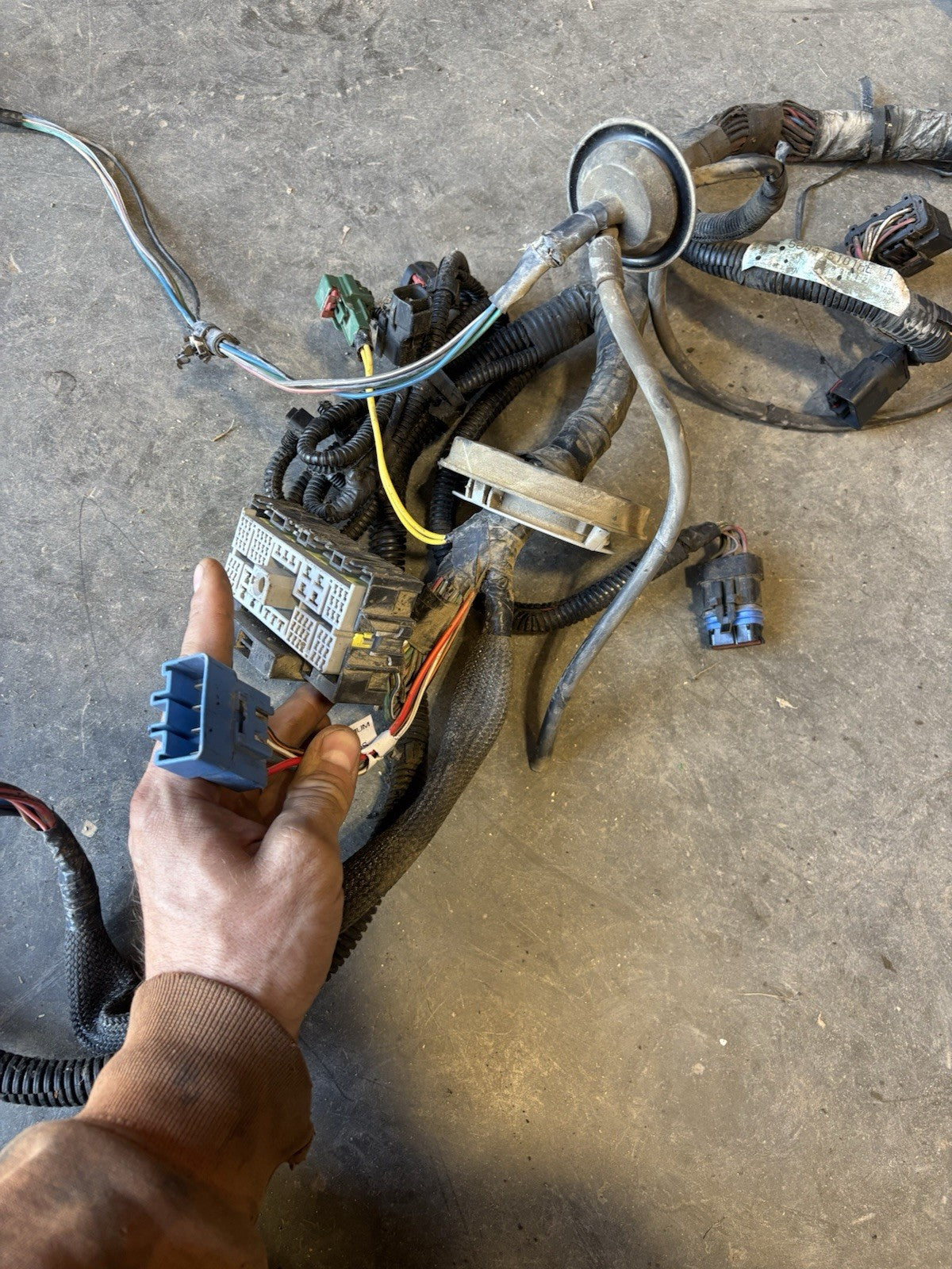 1998 DODGE RAM 2500 3500 12V 5.9L CUMMINS ENGINE BAY HARNESS 56045101AE