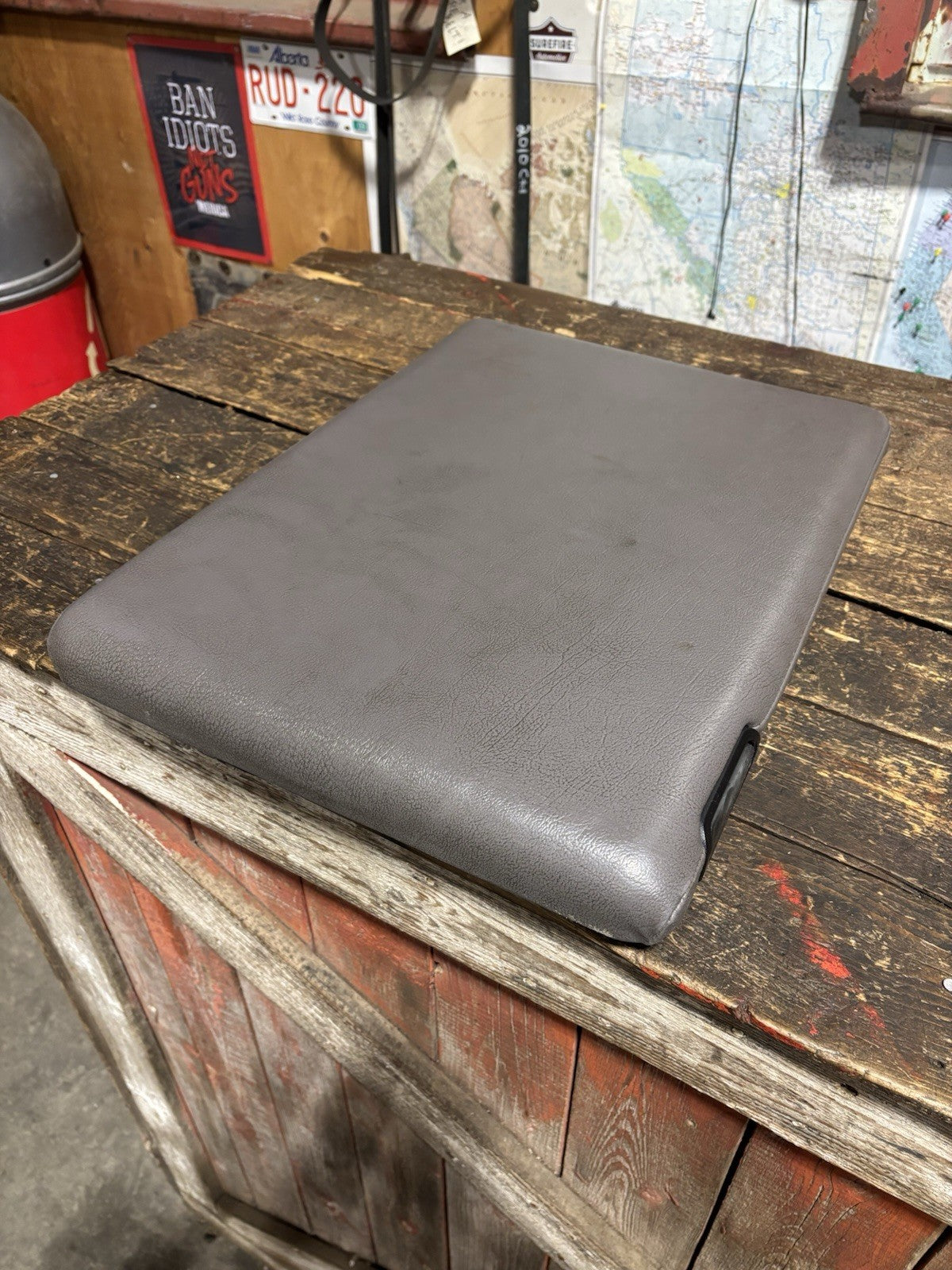 1994-1997 DODGE RAM 1500 2500 3500 CENTER SEAT CONSOLE LID ARM REST GREY