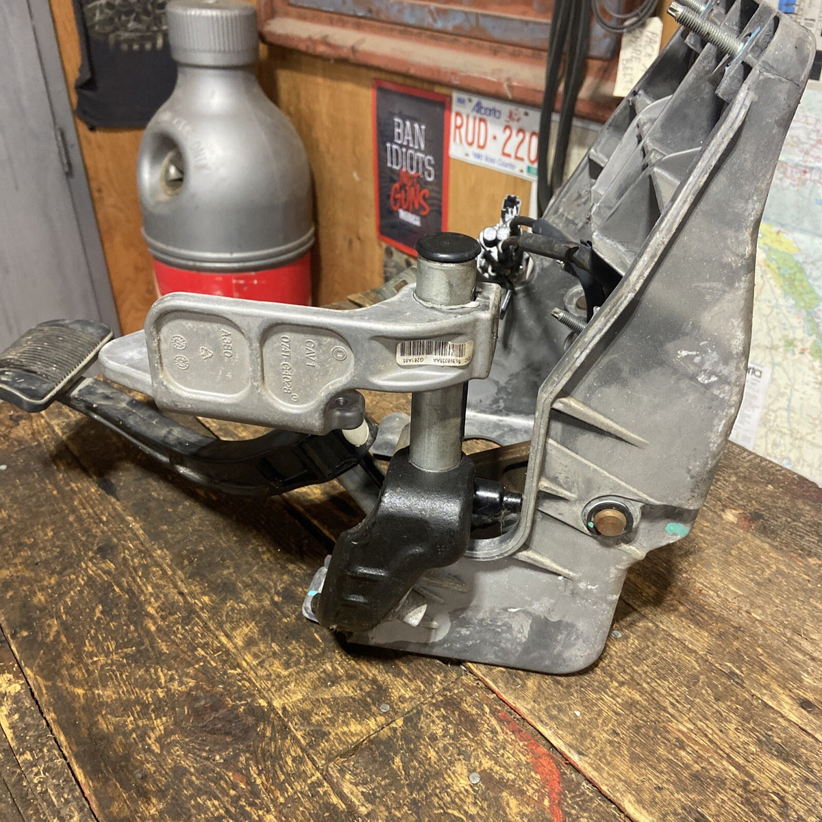 2004 - 2009 DODGE RAM 2500 3500 AUTO BRAKE / THROTTLE PEDALS SET POWER ADJUST