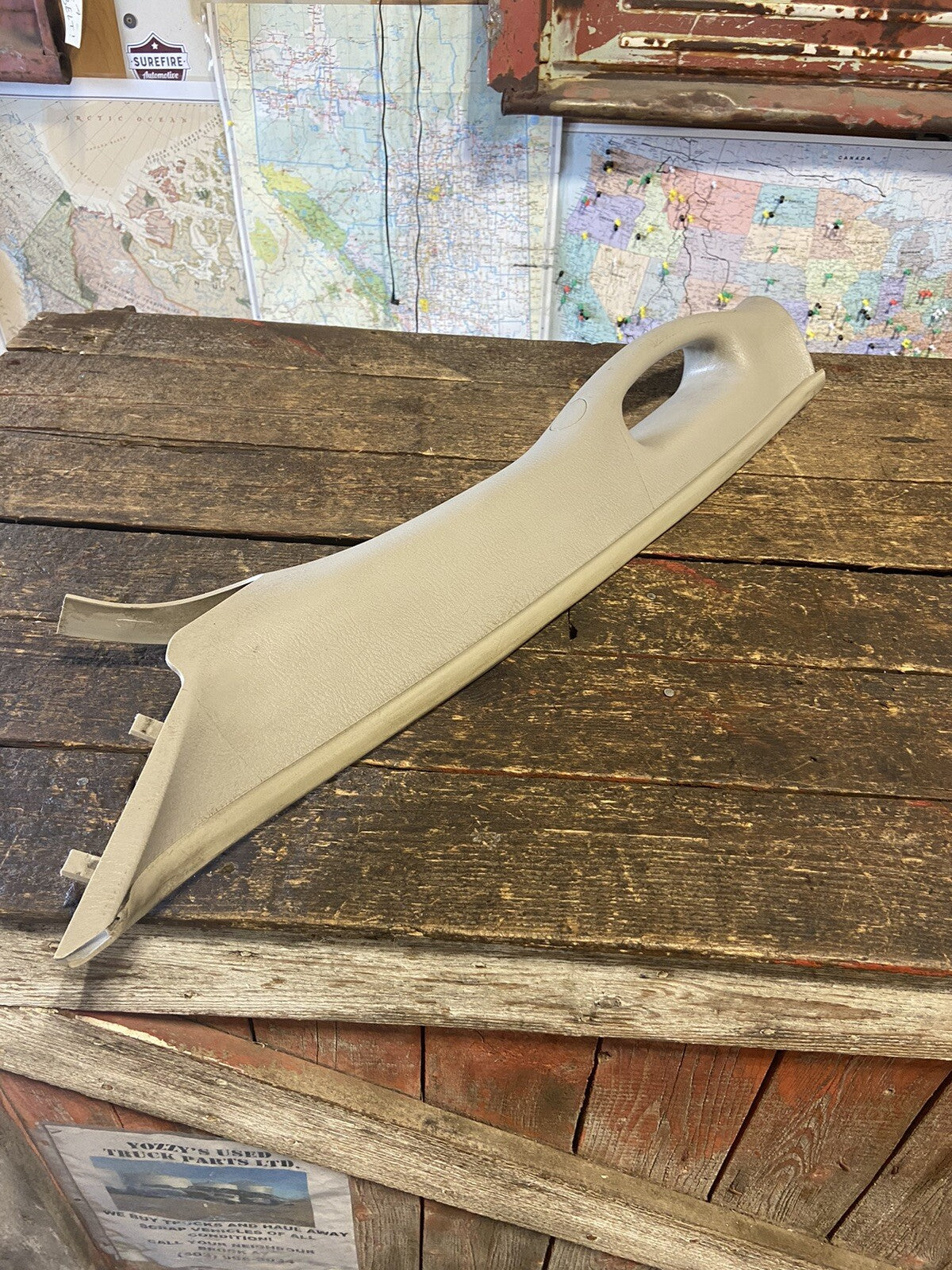 2003 - 2009 DODGE RAM 1500 2500 3500 DRIVER LH SIDE A PILLAR HANDLE TRIM 824726