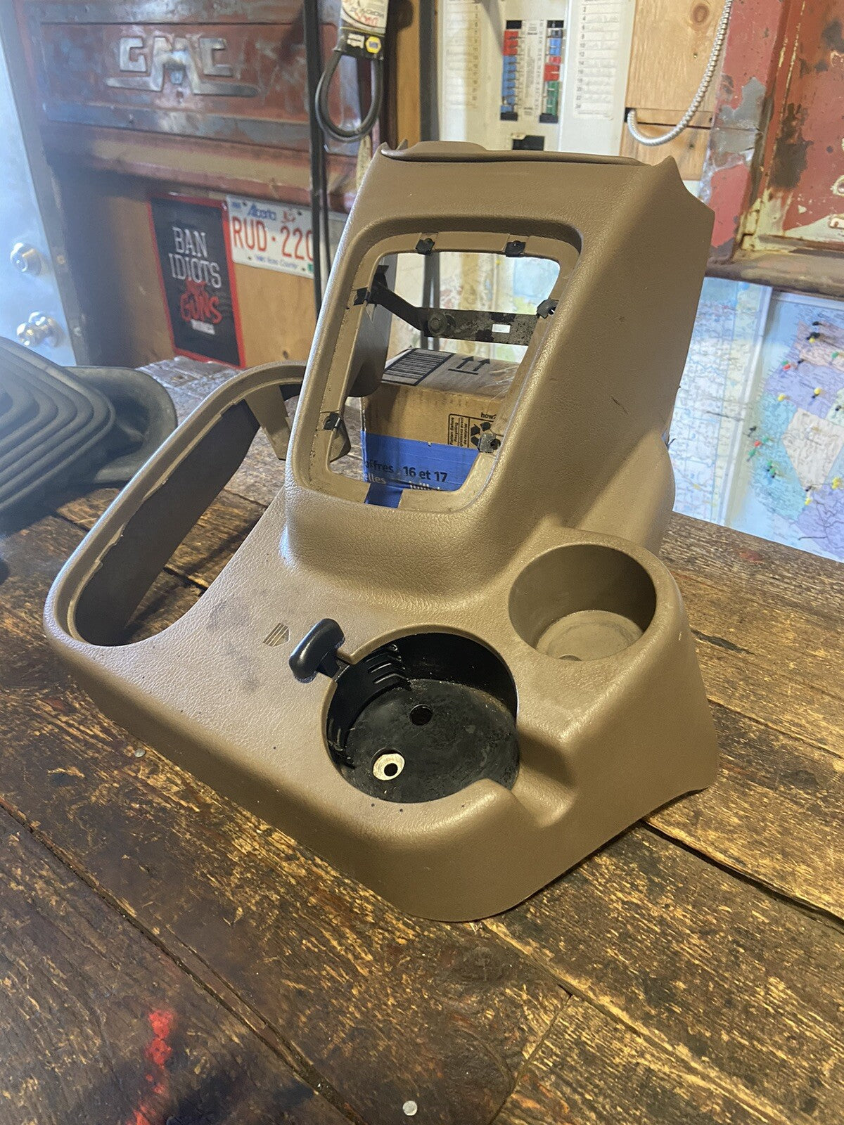 1998-2002 DODGE RAM 2500 3500 SHIFTER SURROUND CONSOLE CUPHOLDER BOOTS TAN