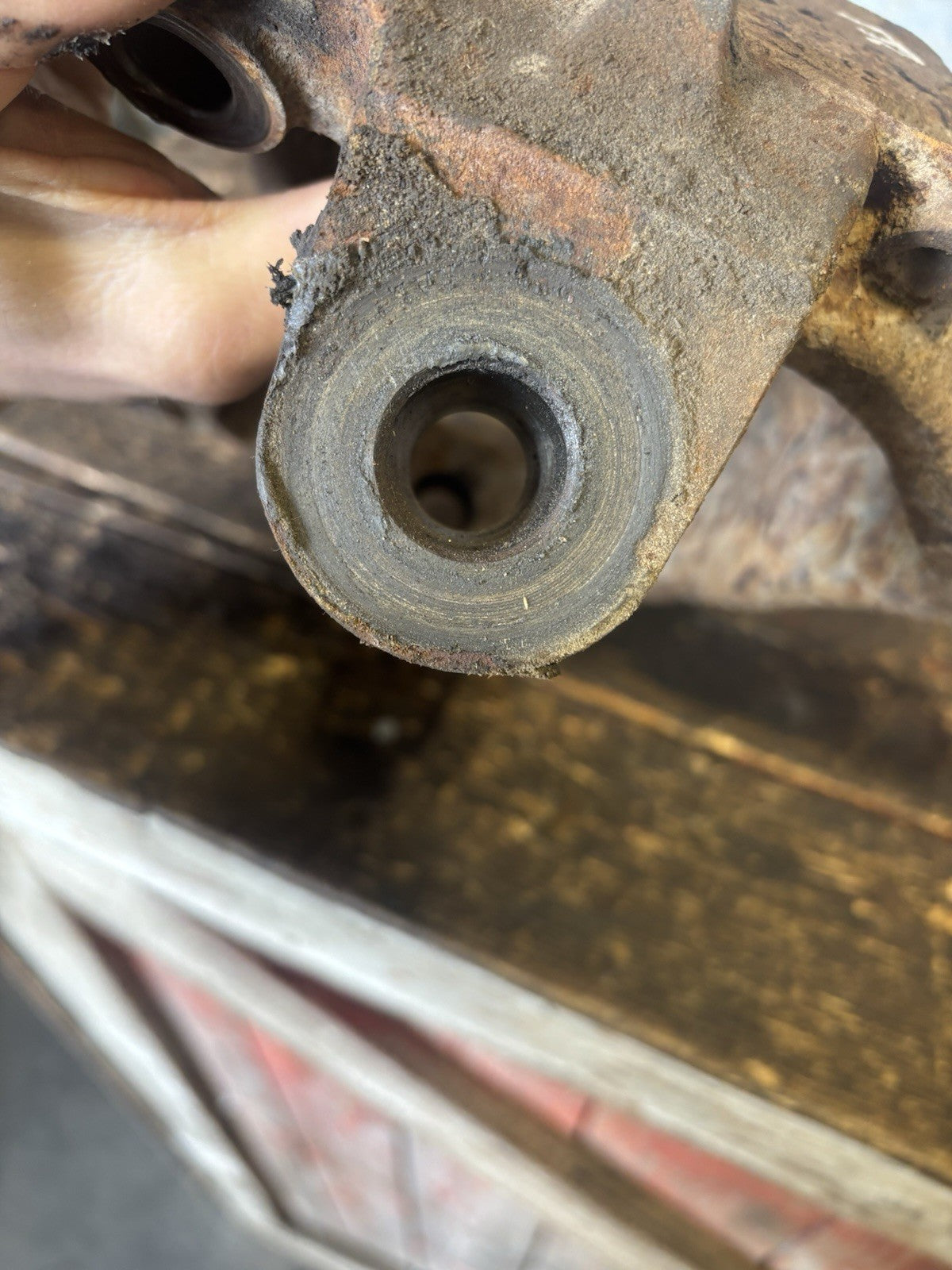 DRIVER SIDE STEERING KNUCKLE 99-02 DANA 60 DODGE RAM 2500/3500 CUMMINS OR GAS