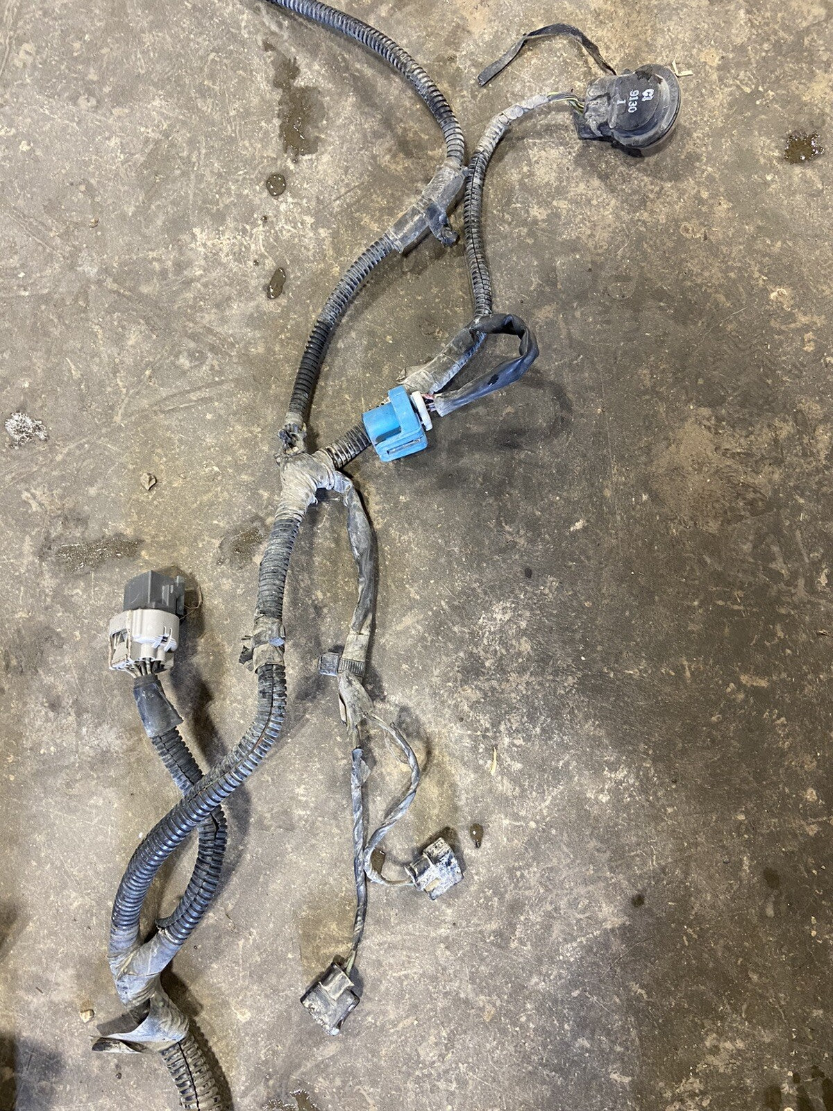 2000 DODGE RAM 2500 3500 CUMMINS ENGINE BAY FUSEBOX WIRING HARNESS PN 56045426AE