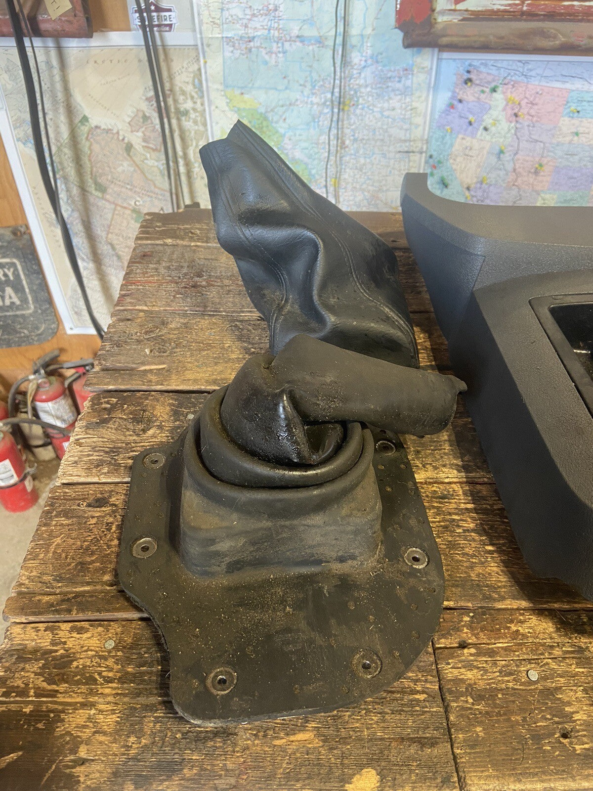 2006 - 2009 DODGE RAM MANUAL TRANSMISSION SHIFTER SURROUND CONSOLE BOOTS SET