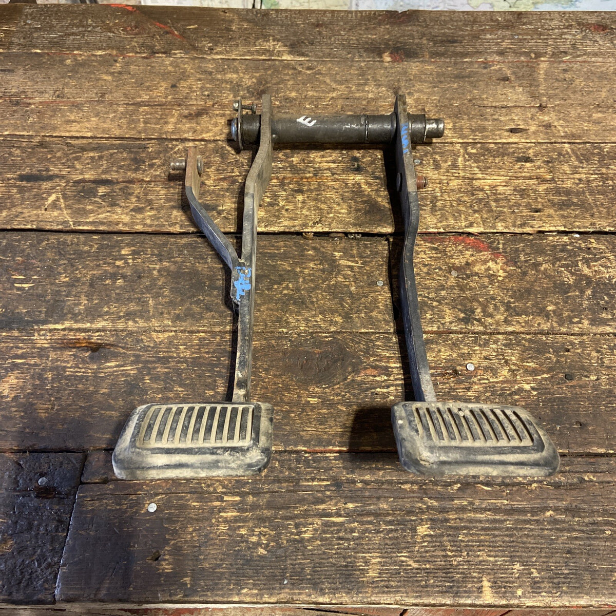 1ST GEN DODGE 1989 -1993 RAM 150 250 350 MANUAL CLUTCH BRAKE PEDAL SET