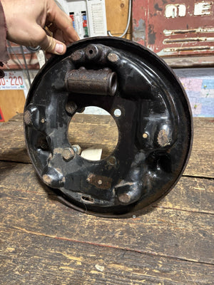 2000 2001 DODGE RAM 2500 Or 3500 DANA 80 DRIVER SIDE BACKING PLATE 3215371-L