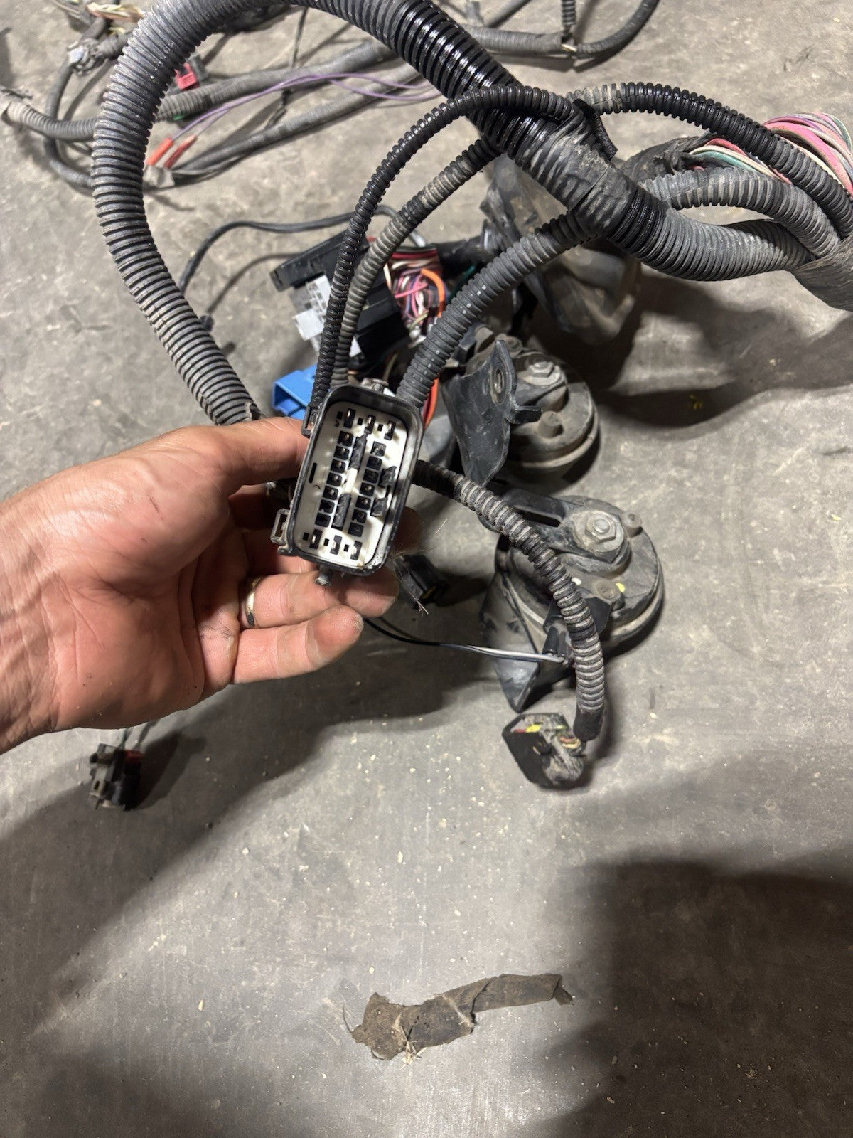 2009 DODGE RAM 2500 3500 6.7L CUMMINS ENGINE BAY WIRING HARNESS 68034596 AE