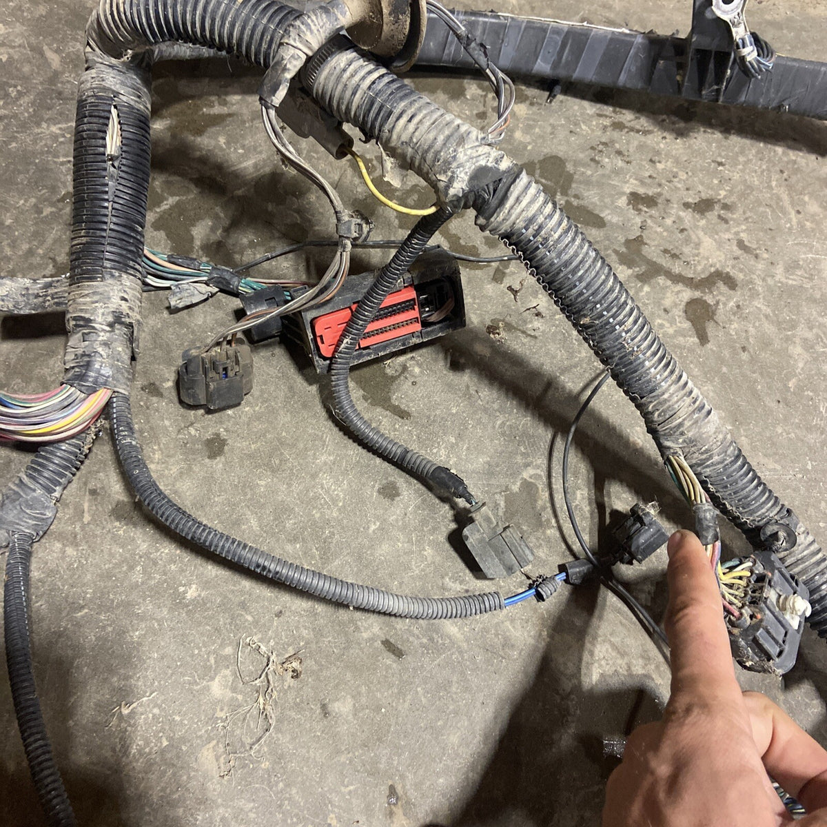 2006 DODGE RAM 2500 3500 CUMMINS ENGINE BAY WIRING HARNESS 56051330AD