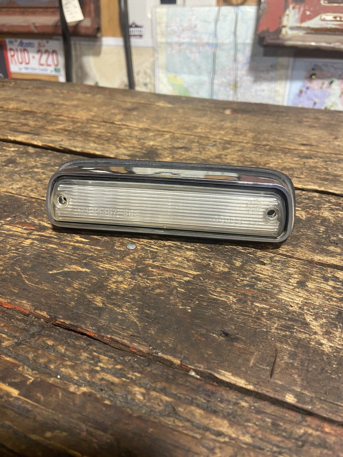 1ST GEN DODGE 1989-1993 RAM 150 250 350 REGULAR CAB 3RD BRAKE LIGHT 4357562