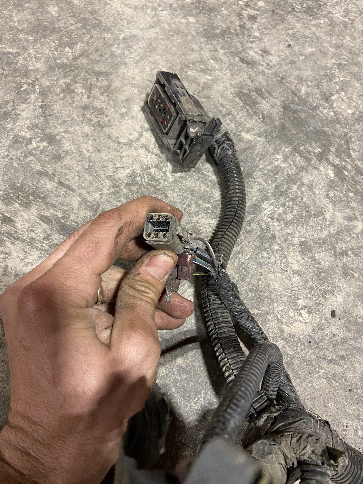 2001 DODGE RAM 2500 3500 CUMMINS ENGINE +PCM-STD TRANS HARNESS 3947682, 56045904